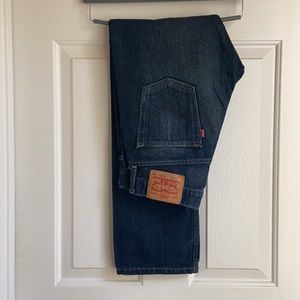 LEVI STRATUSS & CO. 514 jeans
